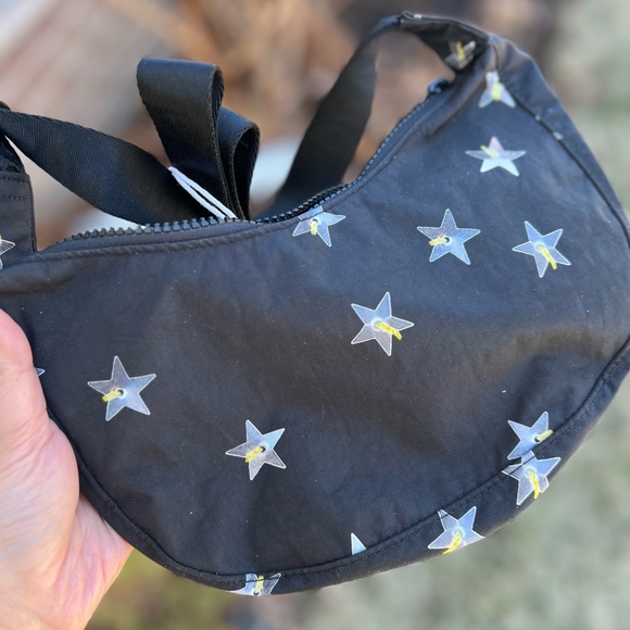 NWT BAGGU Small Star Print Crescent Bag ⭐️ - Picture 3 of 10